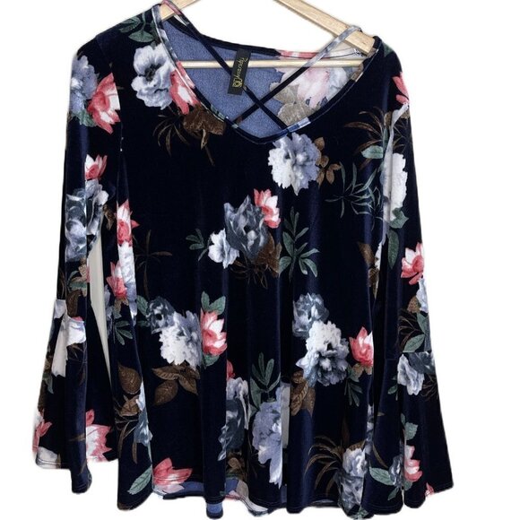 𝅺- paparazzi velvet bell sleeve navy floral long sleeve blouse - Picture 1 of 8